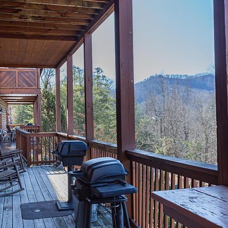 Вилла Bear Claw - Bear Claw Retreat In Pigeon Forge! Экстерьер фото