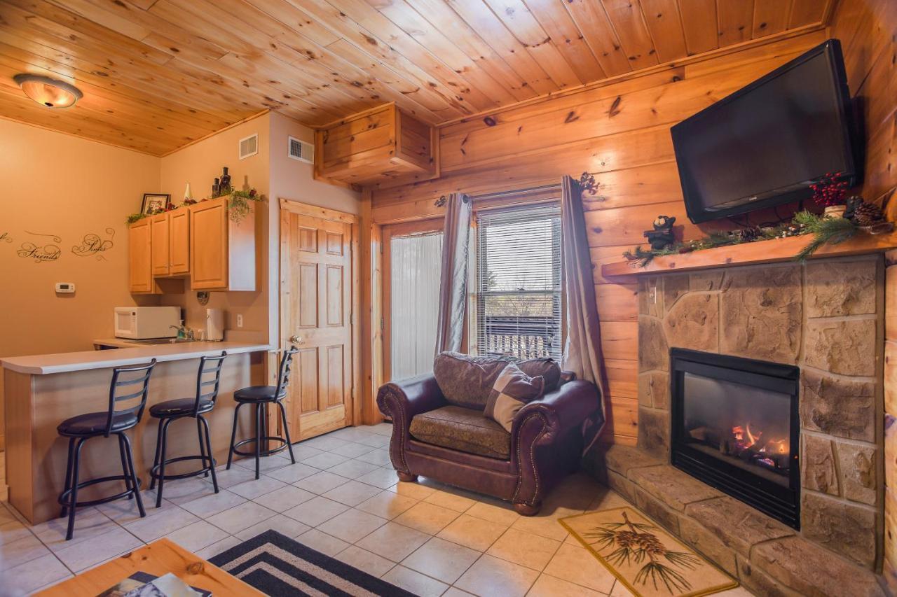 Вилла Bear Claw - Bear Claw Retreat In Pigeon Forge! Экстерьер фото